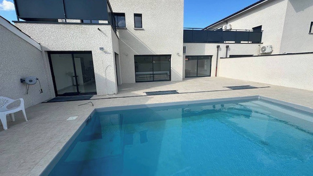 Satolas-et-Bonce House | House 90 with 8 bedrooms lechaffardcom