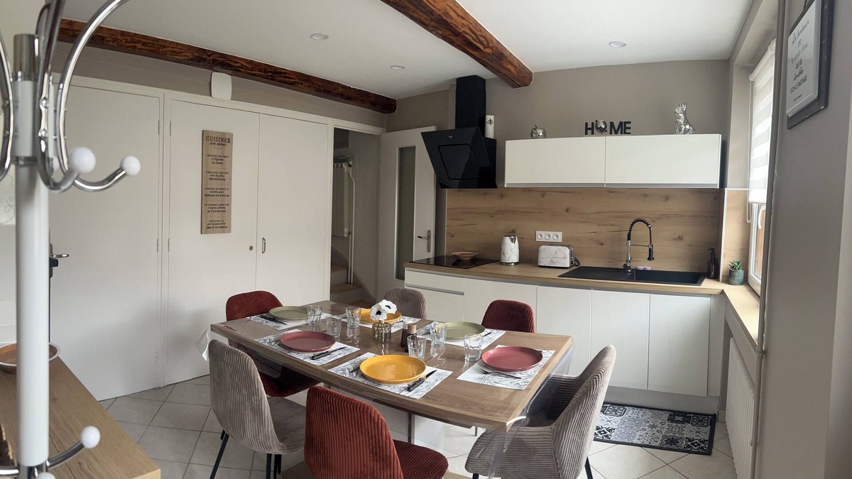 Colombier-Saugnieu House | House 90m2 from 2 to 10 people