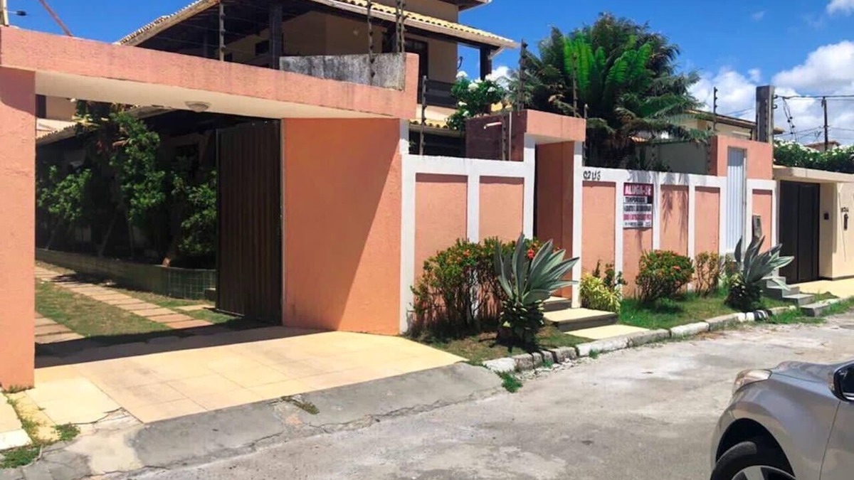 Vilas do Atlantico House | HOUSE AIR IN 6/4, 50 METERS FROM THE BEACH, NET, NETFLIX SWIMMING POOL, EVENTS ACCEPTED.