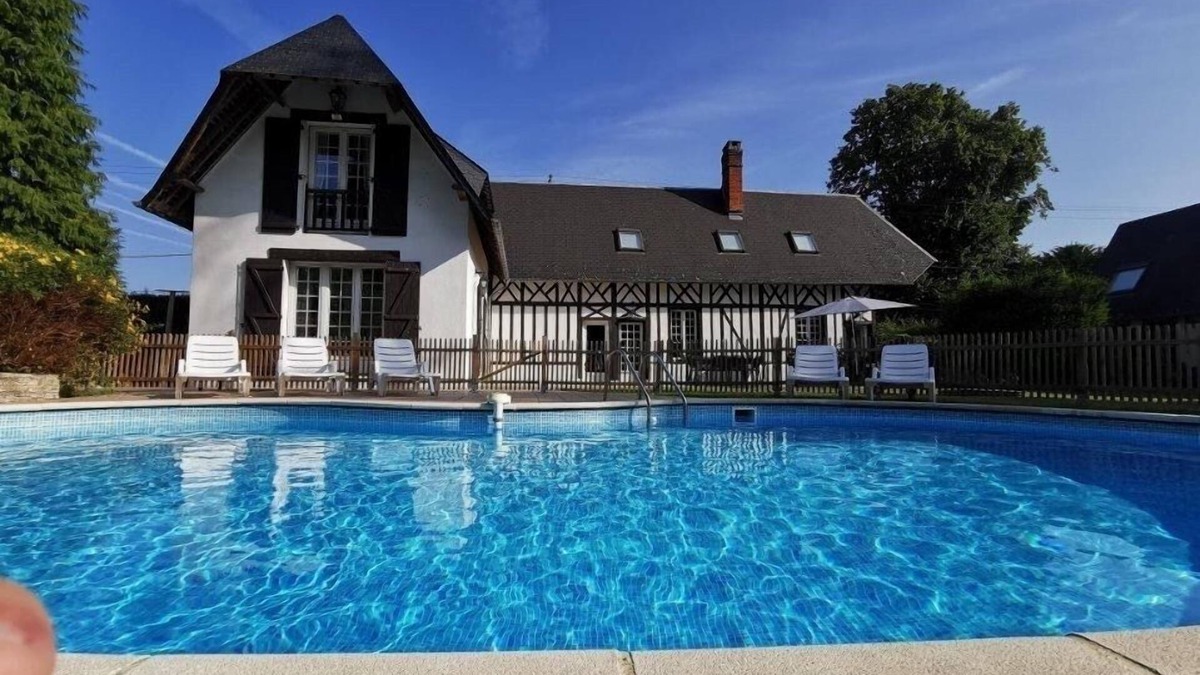 Brionne House | House ALL COMFORT, PRIVATE SWIMMING POOL, SUPER GARDEN, 1h30 FROM PARIS