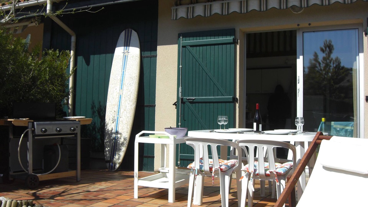 Hourtin Port House | House at Hourtin Port close to lake, beach & restaurants