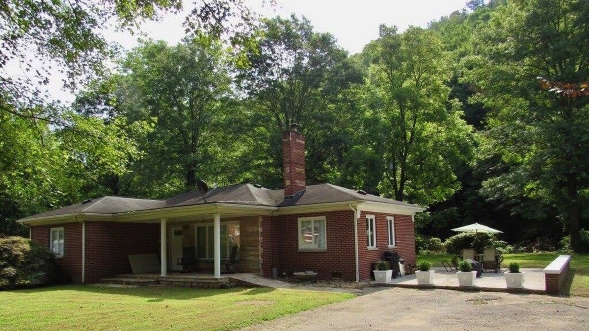 Gilbert House | House at Main Street Lodging