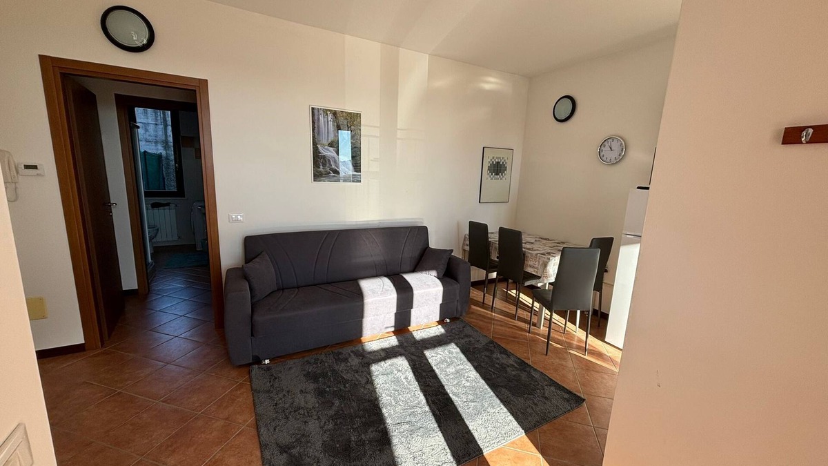 Montescano Apartment | House at the Knoll