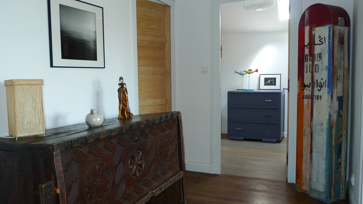 Vaulx En Velin Village Apartment | House between countryside and city