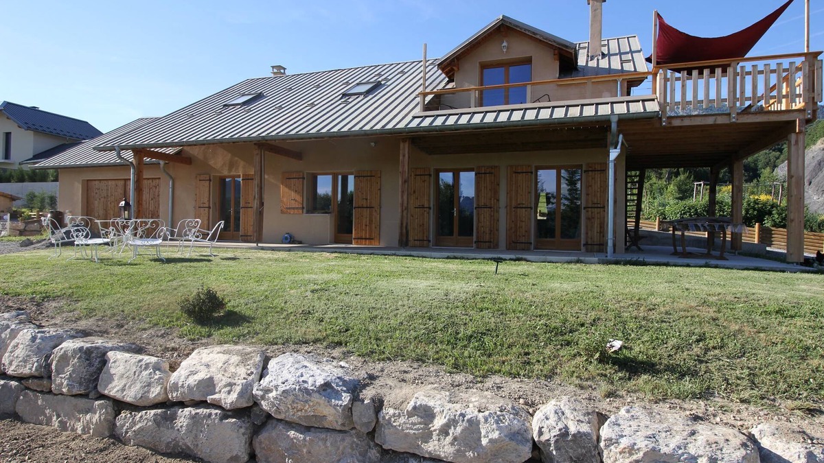 Prunieres Villa | House between lake and mountains, close to resorts