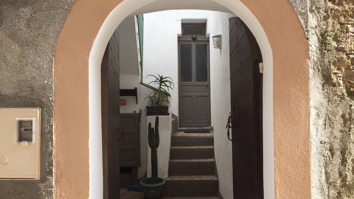Novella House | HOUSE BETWEEN SEA AND MOUNTAIN