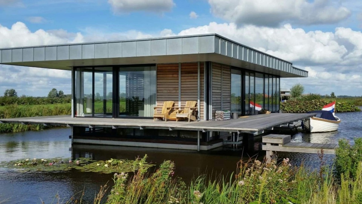 Goengahuizen Boat Rental | House boat in Goengahuizen with sauna