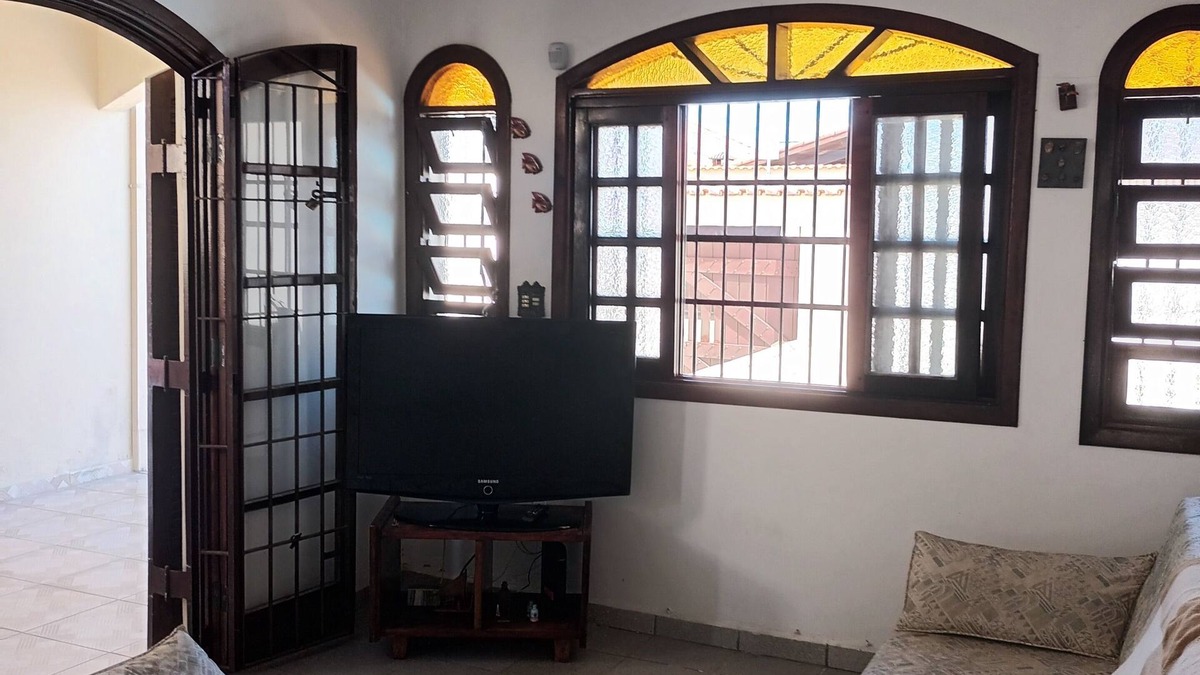 Jardim Imperador House | House with pool in upscale neighborhood