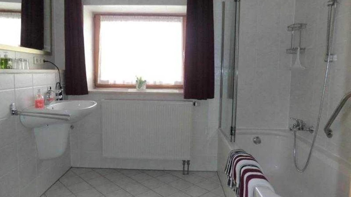 Gauting Apartment | House Brigitte - Ferienhof Menzinger