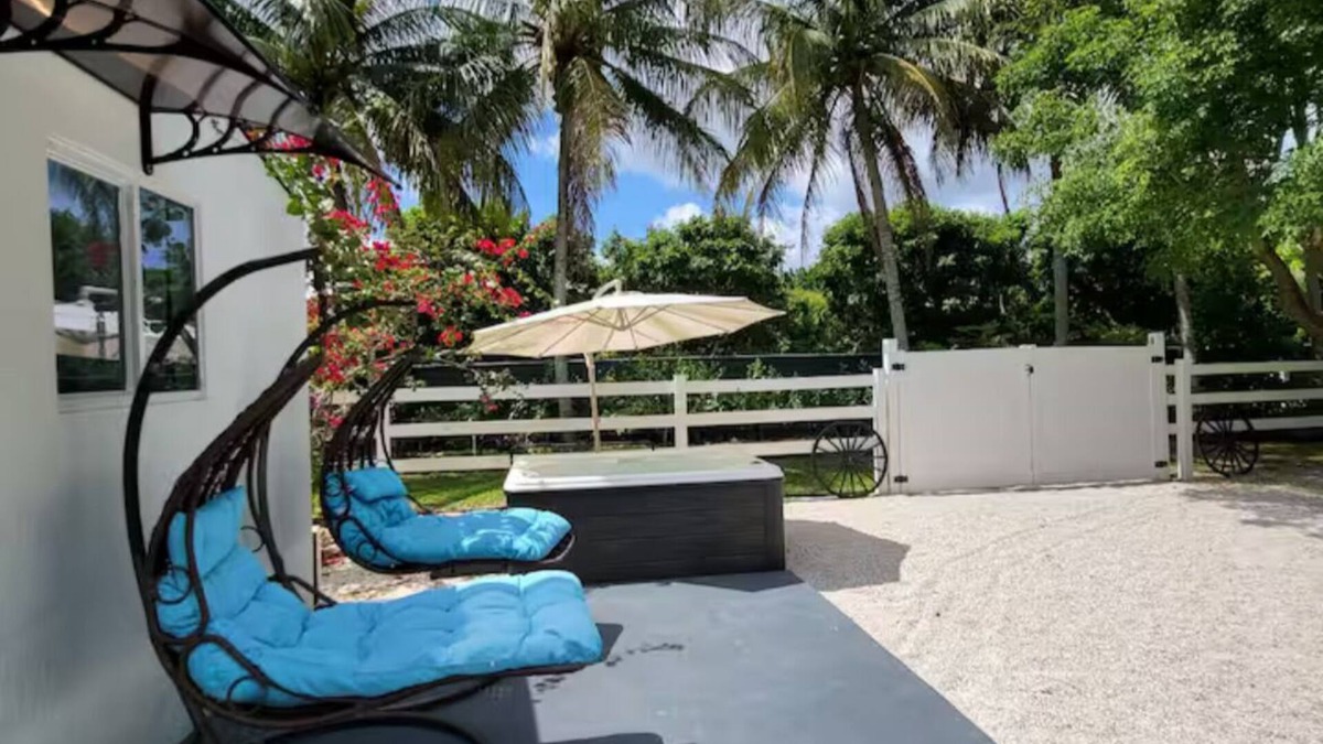 Homestead House | House Bungalow Miami Ranch, Ranch marina, Key Largo Jacuzzi