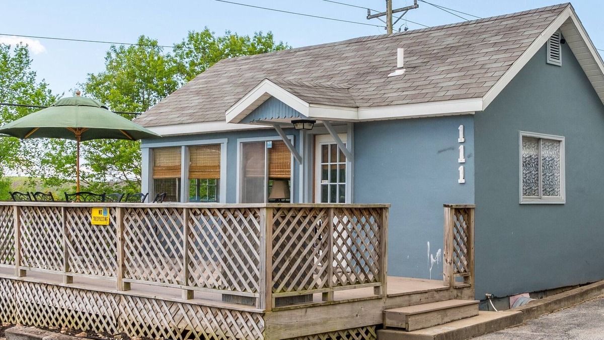 Rockaway Beach Cabin | HOUSE by Lake Taneycomo at Rockaway Rentals