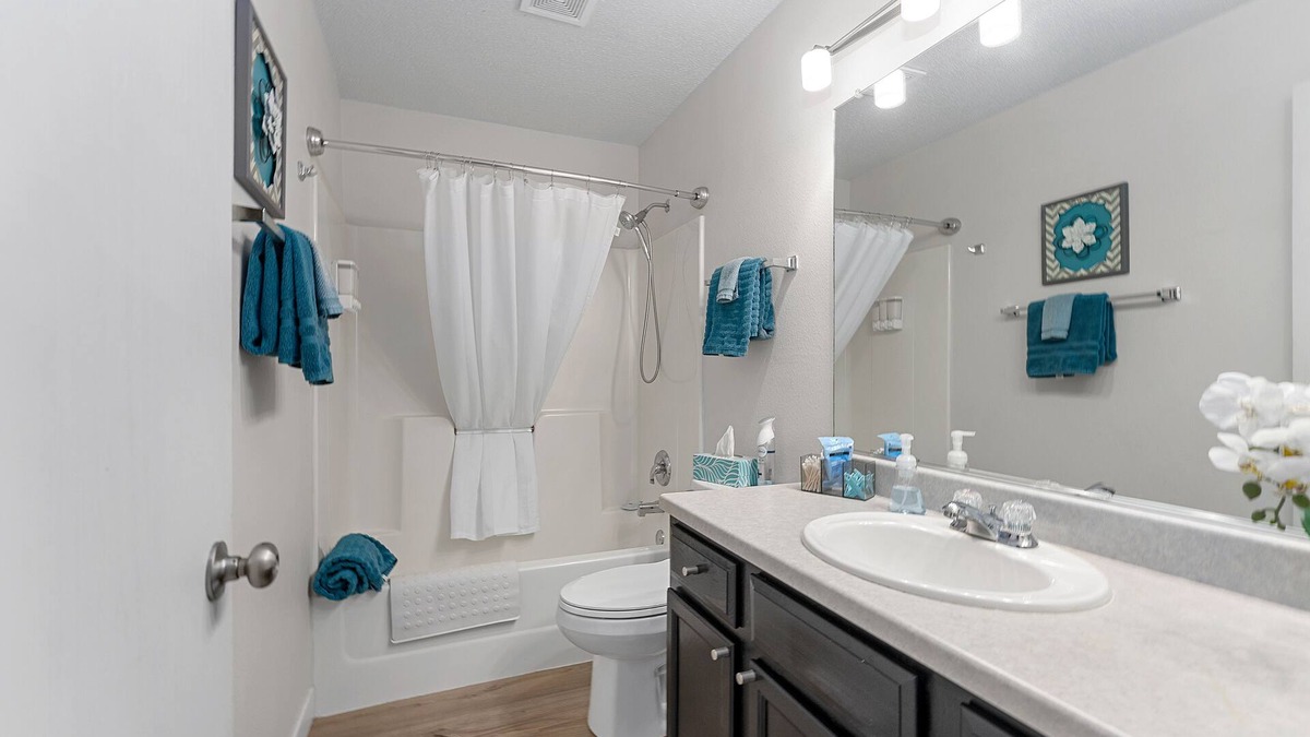 Buffalo Ridge House | House By Sanford Sports Complex - Family Friendly with private HOT TUB
