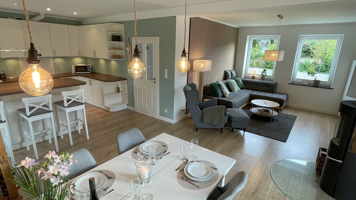 Ascheberg House | House by the lake with garden, hot tub & fire pit