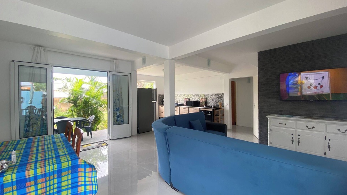 Tartane Cottage | House by the sea