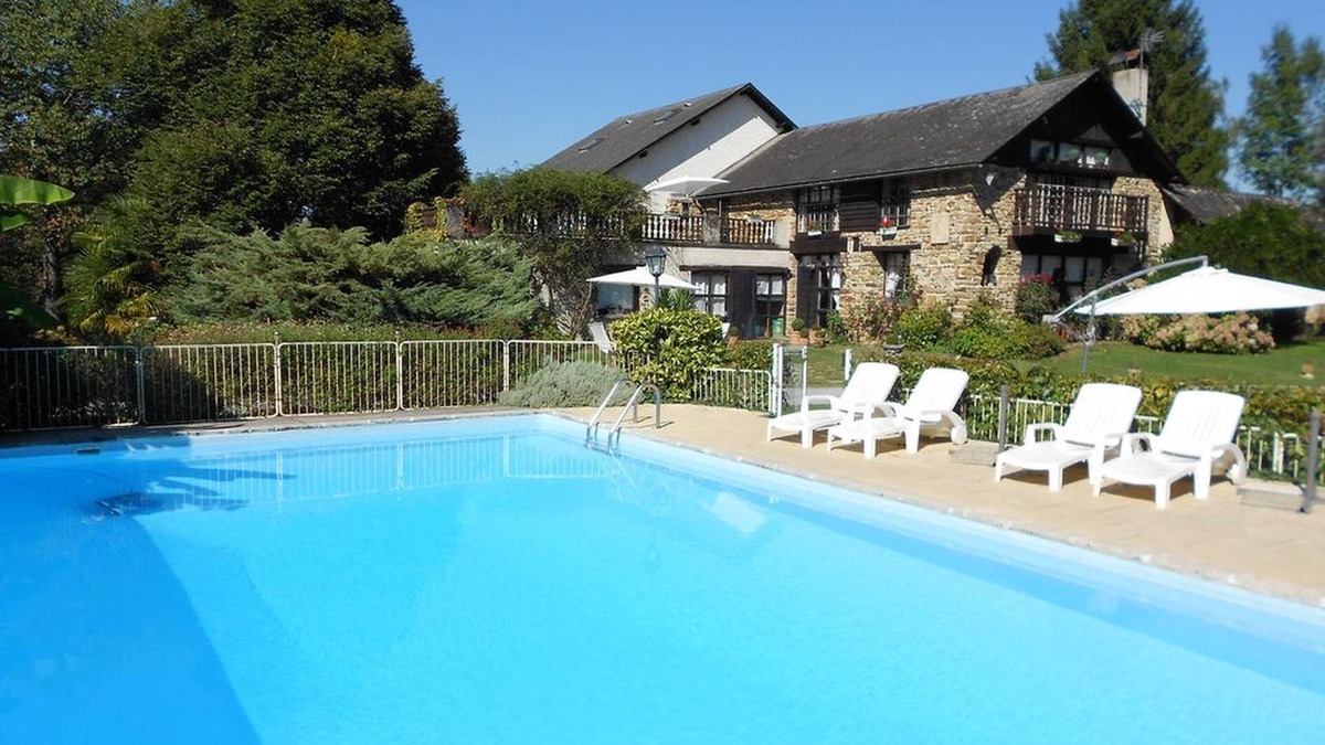Haut-de-Bosdarros House | House, character cottage, 16p, countryside, swimming pool. atlantic pyrenees 64