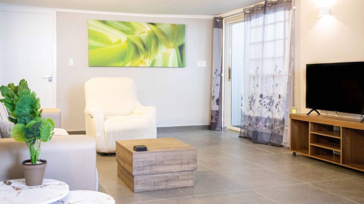 Montana Rey Apartment | House Chloe is a cozy renovated 2 bedroom apartment