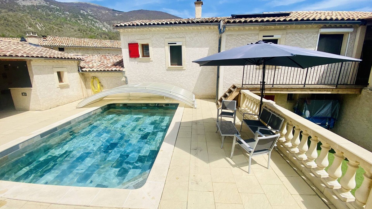 Les Omergues House | House classified 5 * with swimming pool in the heart of the Jabron valley