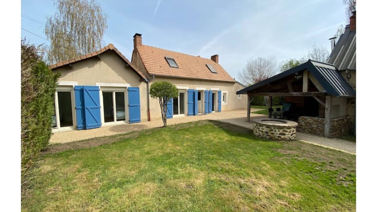 Arnage House | House close to circuit/garage, parking, garden