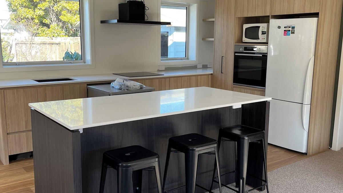 Clyde House | House - Clyde Getaway - 5 Minute walk to Clyde Township