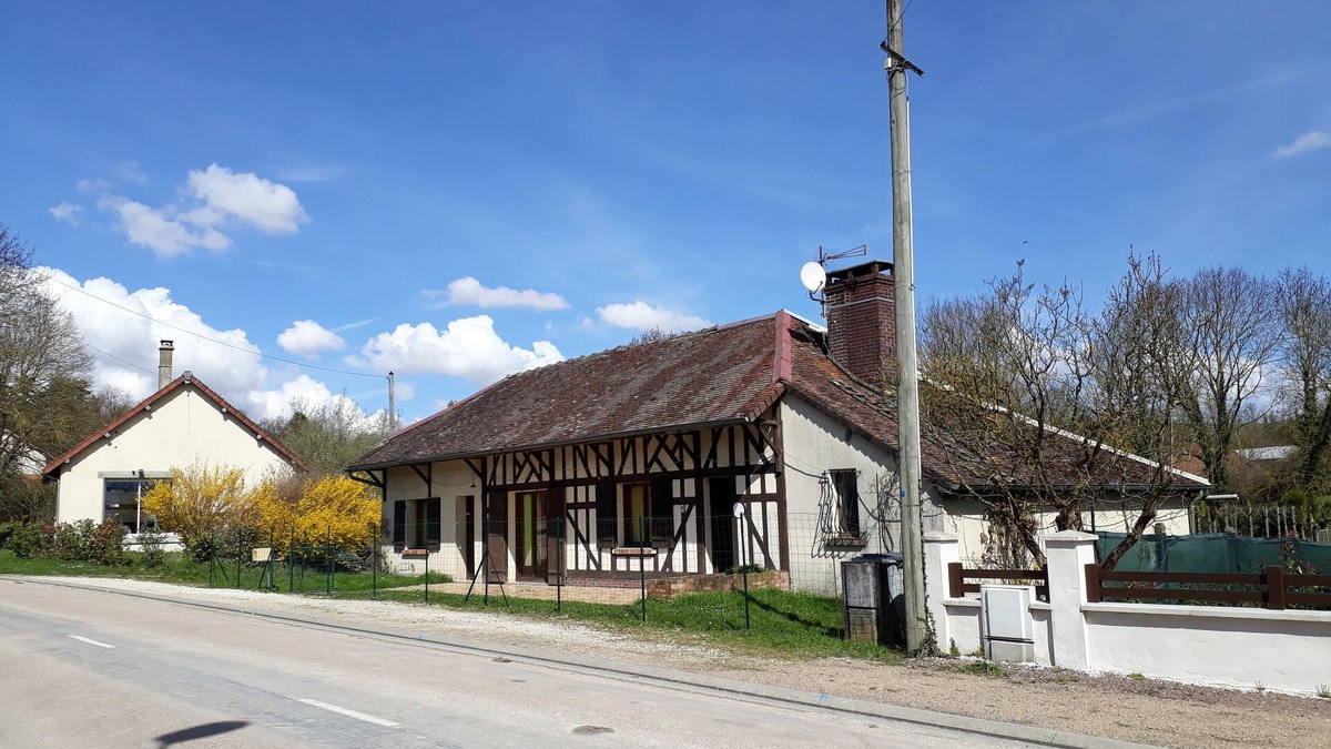 Dosches House | house country close to the city shops shops nearby
