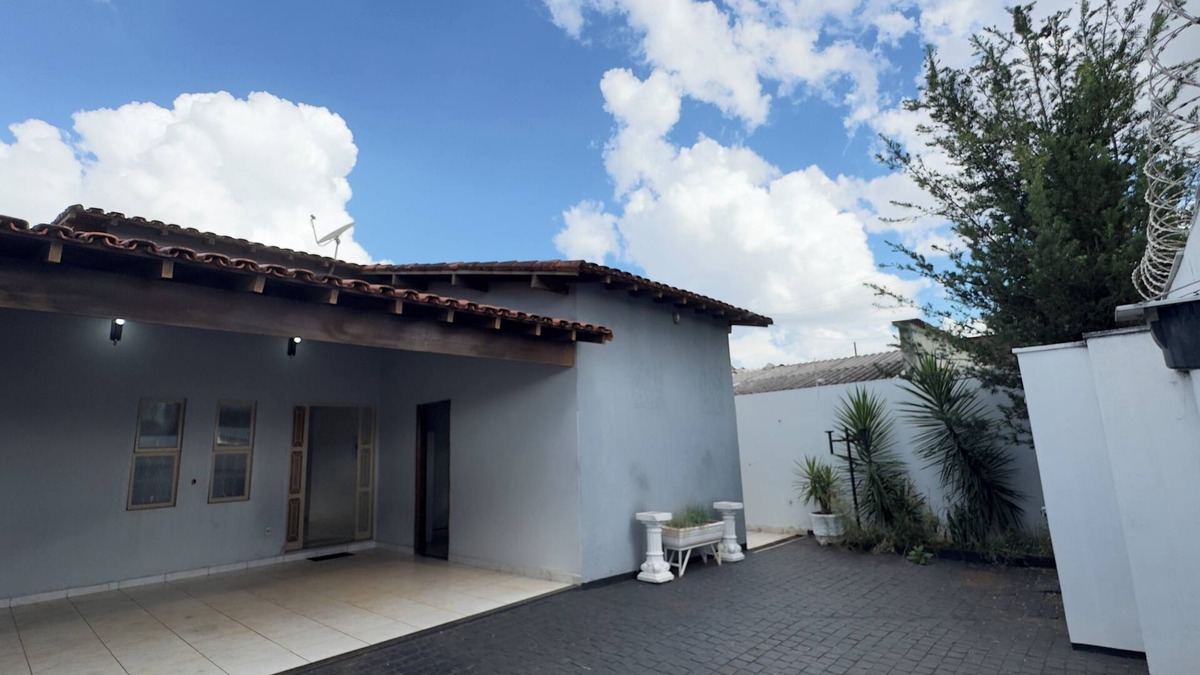 Marta Helena House | House - Custodian 1