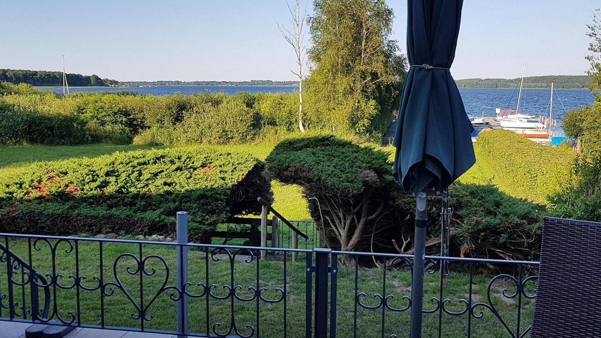 Quetzin House | House directly on Lake Plauer with an optional boat
