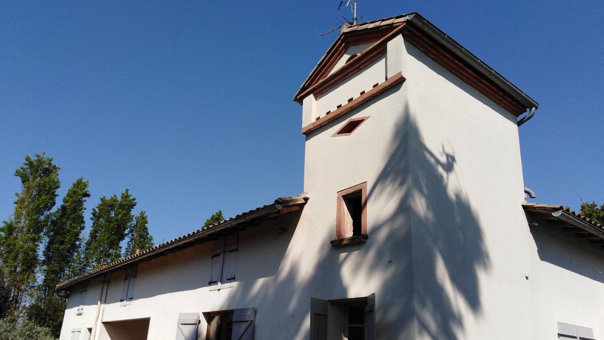 Montech House | House, entire accommodation, 3 bedrooms with private garden + swimming pool