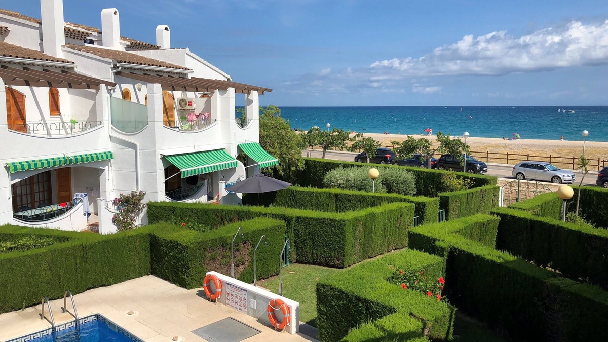 L'Hospitalet de l'Infant House | House by the sea