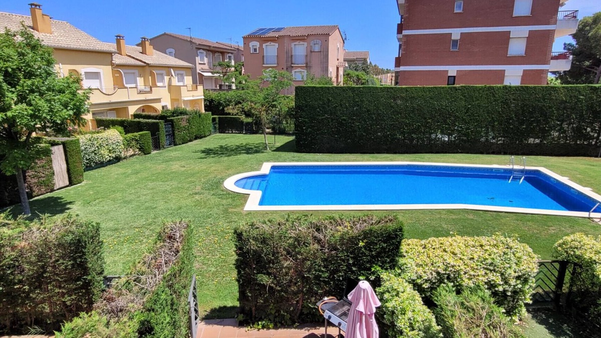 L'Estartit Ski Chalet | House Estartit Oest 6AR