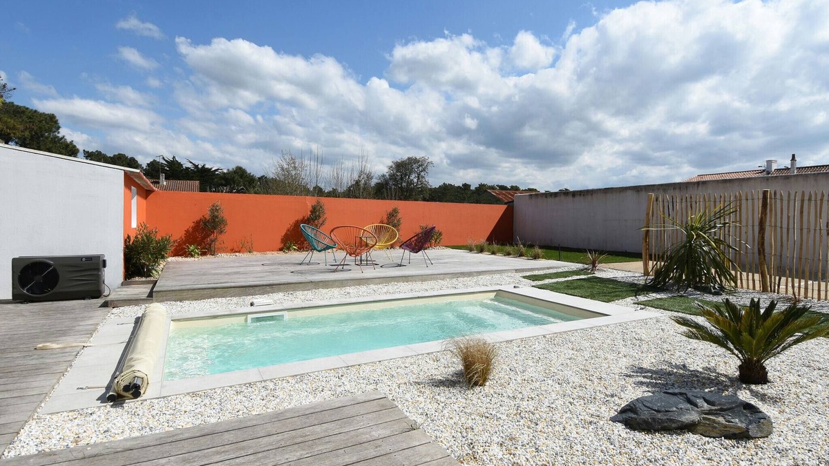 Fromentine Villa | House for 10 with heated pool