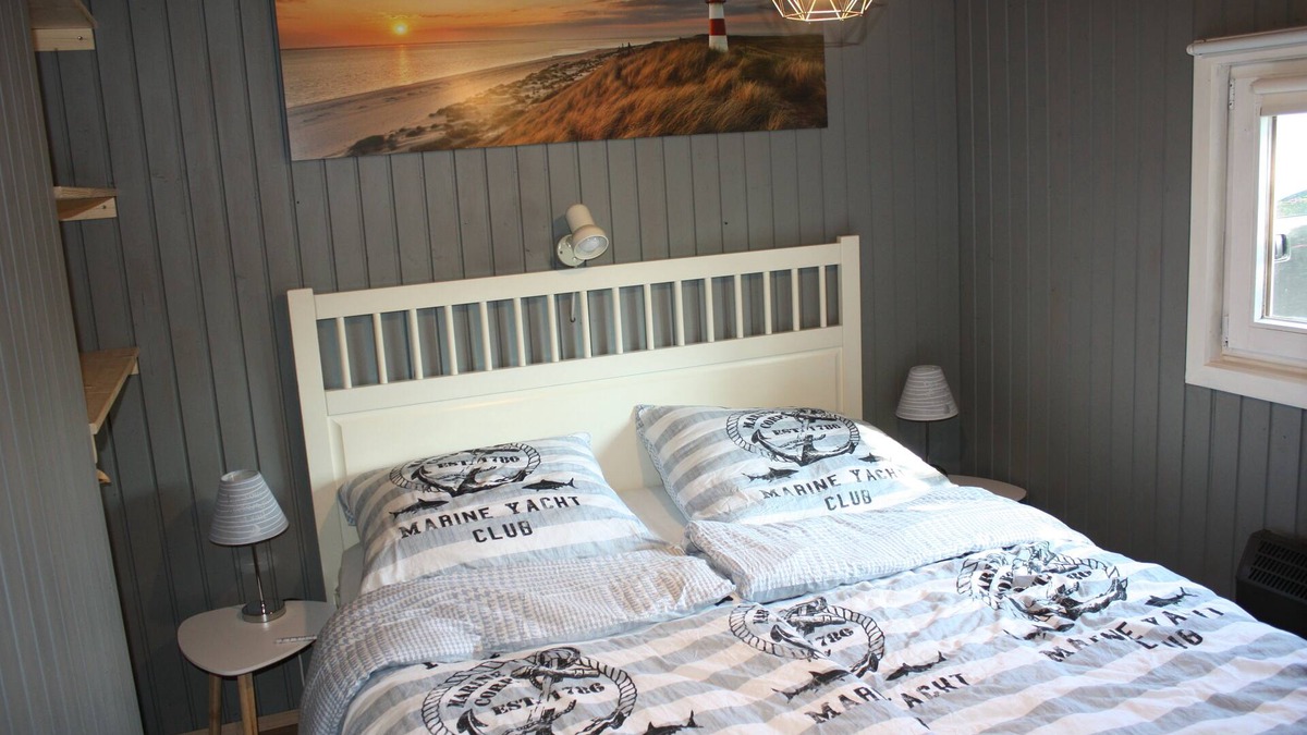 Neufeld House | House for families and friends