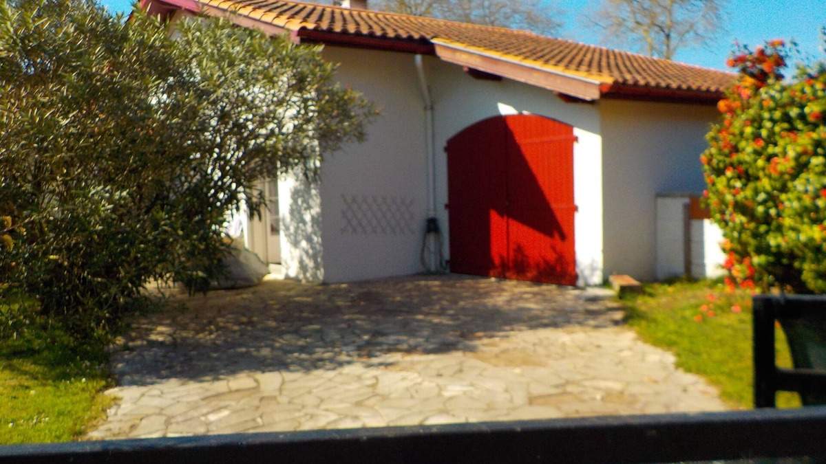 Saint-Martin-de-Seignanx House | House on large wooded grounds, near the beaches of Tarnos and Ondres.