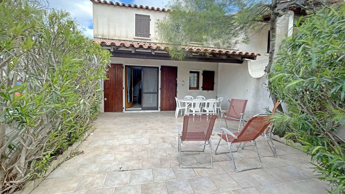 Saintes-Maries-de-la-Mer House | House for 6 with shared pool and air conditioning