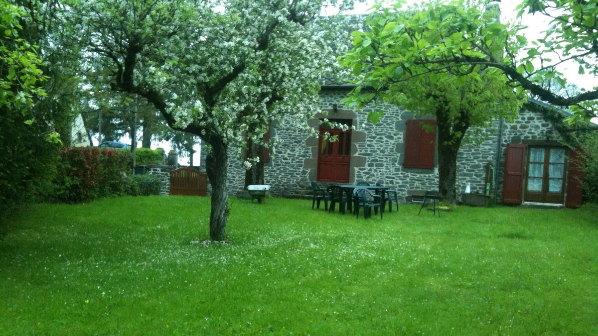 Drugeac House | House full of character in Auvergne close to a lake
