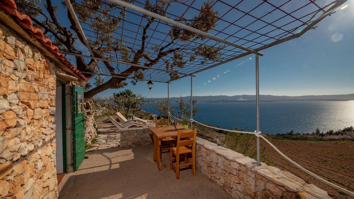 Bol House | House Galisnjak with jacuzzi (99561-K1) - Bol - island Brac
