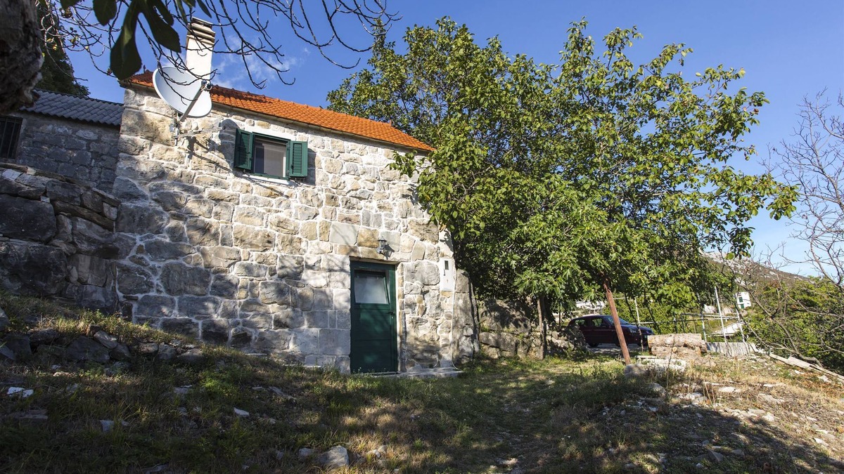Gata House | House Gordana (41271-K1) - Gata