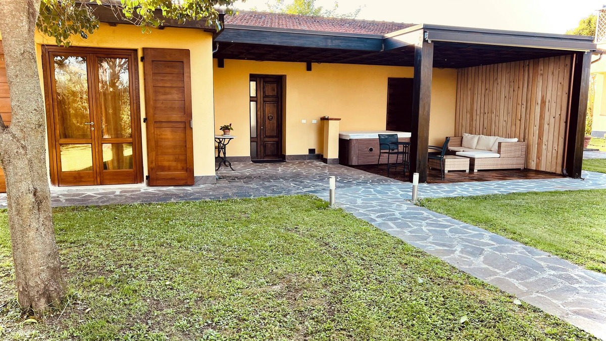 San Giuliano Terme House | House I Limori with garden and covered parking
