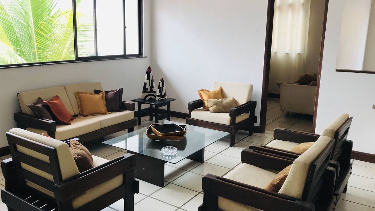 Piata House | House in a gated community, close to Piatã beach.