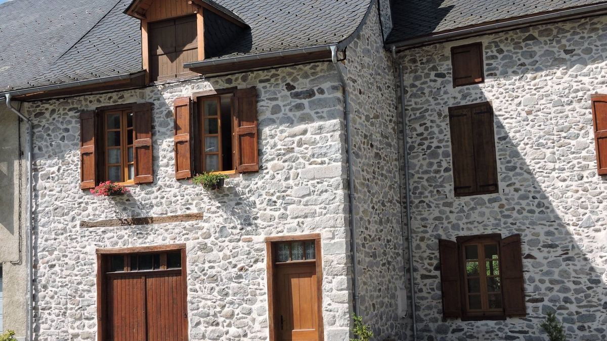 Ustou House | House in beautiful stone walls-a cozy nest in Trein d'Ustou.