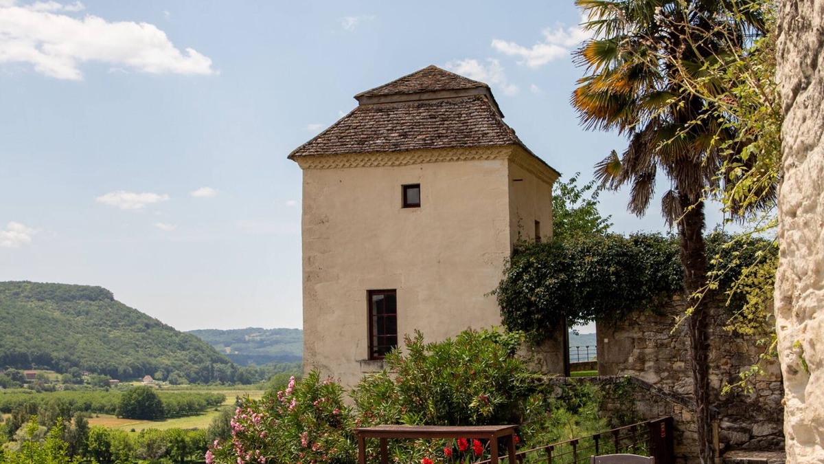 Beynac-et-Cazenac Cottage | House in Beynac in big property with pool