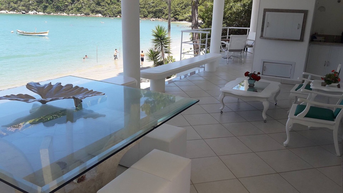 Governador Celso Ramos House | House in front of the sea