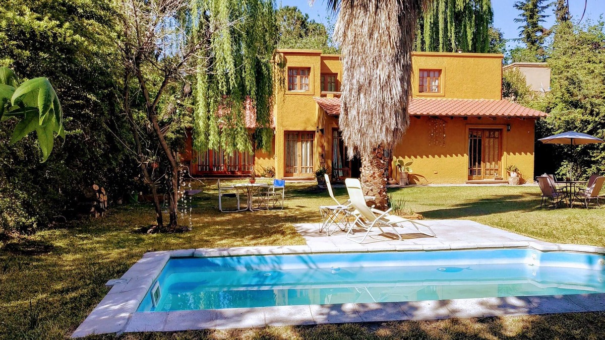 Chacras de Coria House | House in Chacras de Coria, In the middle of the land of Malbec