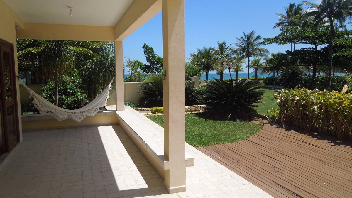 Guaeca House | House in condominium for the whole family, foot in the sand in Guaecá