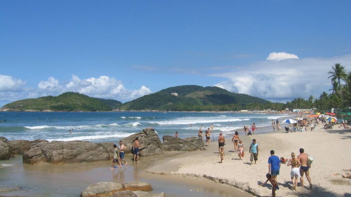 Guaruja House | House in Condominium with 4 Suites, Air Conditioning, Swimming Pool, Barbecue and Oven