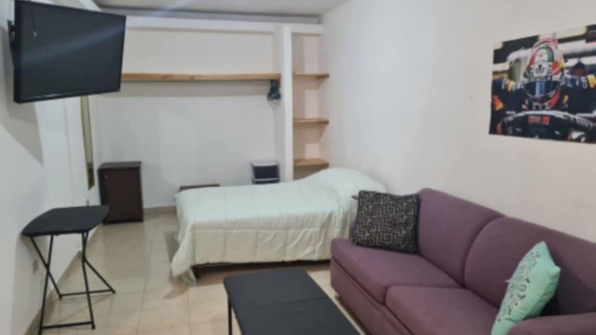 Matamoros Apartment | House in downtown area 8 minutes from the consulate, downtown with many food areas.