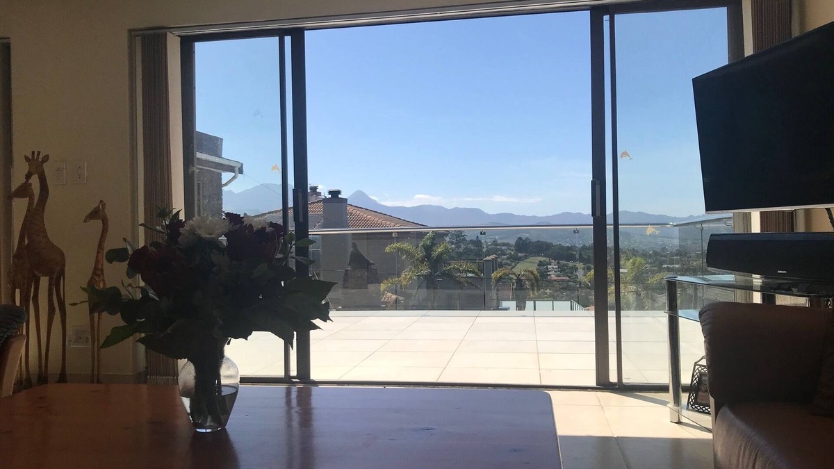 Heldervue House | House in dream location with pool and sea views ideal for golfers and wine lovers