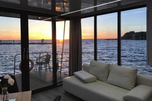 Dziwnow Boat Rental | House in Dziwnów by the Waterfront, cleaning included