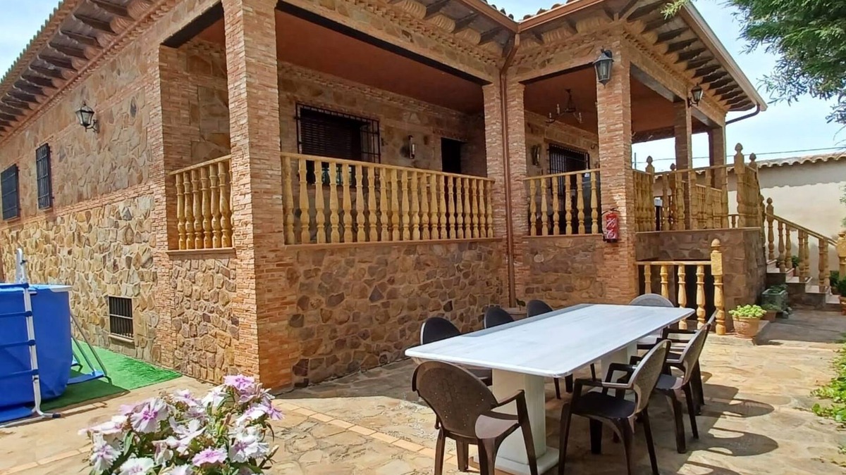 Retuerta del Bullaque House | House in Cabañeros.