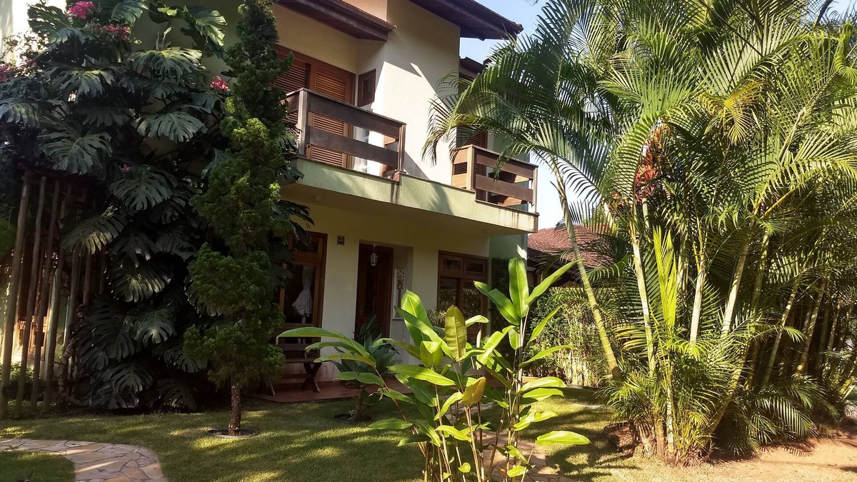 Parque Imperial Condo | House in gated community, surrounded by lush nature and rivers for bathing