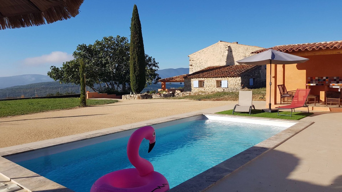 Sainte-Croix-a-Lauze House | House in Luberon.